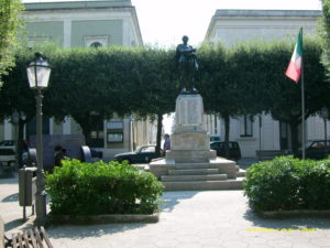 MONTERONI monumento ai Caduti